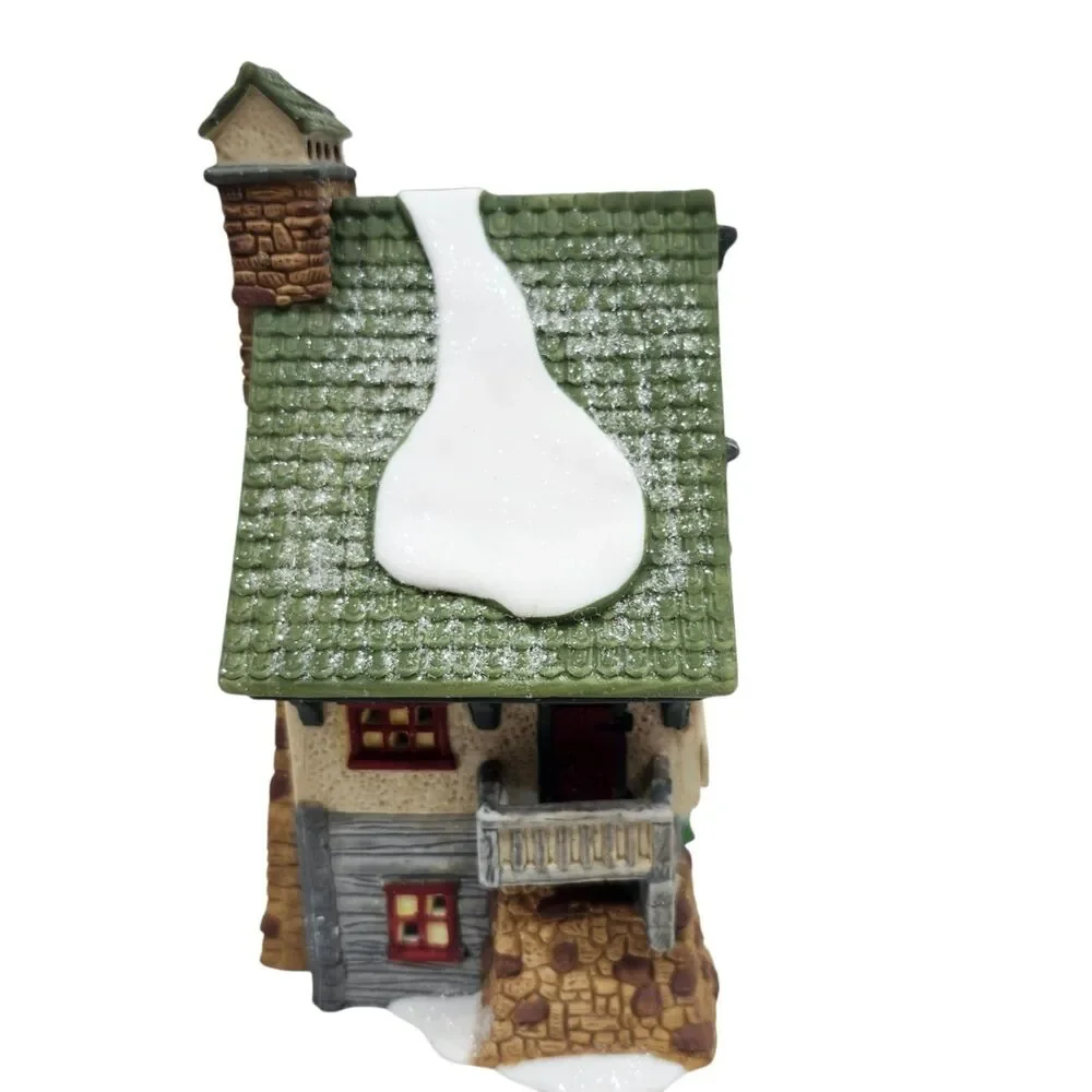 Dept 56 North Pole Series Elfin Bunkhouse Porcelain Village Vintage 90 #5601-4